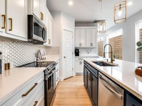 1960  Toronto Street , Dallas Texas 75212