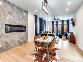 1960  Toronto Street , Dallas Texas 75212