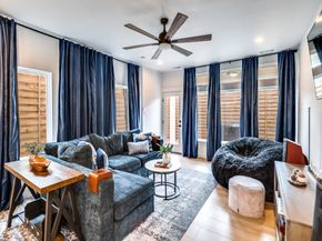 1960  Toronto Street , Dallas Texas 75212