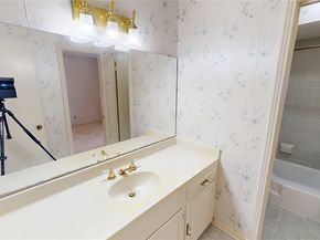 902 S Weatherred Drive  902F, Richardson Texas 75080