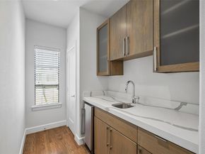 2319 N Prairie Avenue , Dallas Texas 75204
