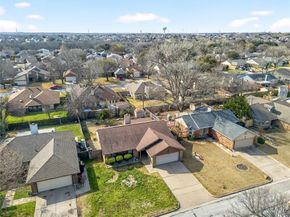 424  Benjamin Lane , Arlington Texas 76002