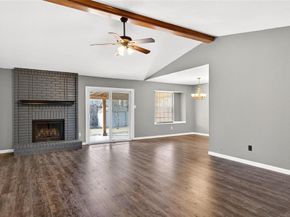 424  Benjamin Lane , Arlington Texas 76002