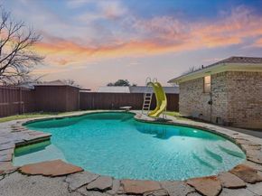 910  Bradfield Drive , Garland Texas 75042