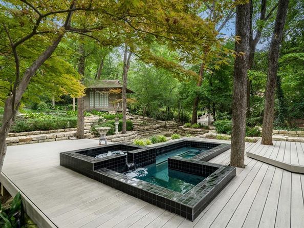 2005  Indian Creek Drive , Westover Hills Texas 76107