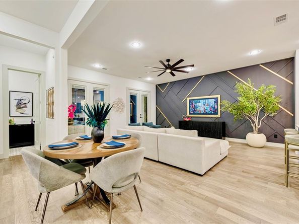 2651  Carmelita Street , Dallas Texas 75212