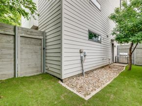 1922  Ashby Street  2D, Dallas Texas 75204
