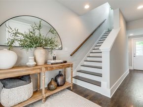 1922  Ashby Street  2D, Dallas Texas 75204
