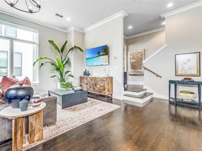 1922  Ashby Street  2D, Dallas Texas 75204