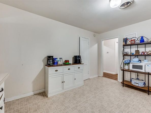 1313  Daisy Lane , Irving Texas 75061