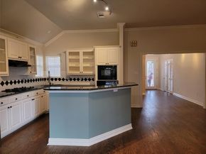 9703  Raven Lane , Irving Texas 75063