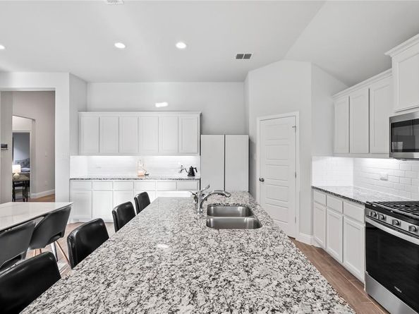 103  Woodlands Way , Balch Springs Texas 75181