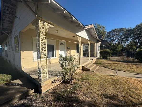 2206  Chestnut Avenue , Fort Worth Texas 76164