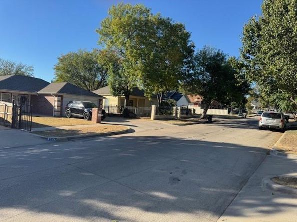 2206  Chestnut Avenue , Fort Worth Texas 76164
