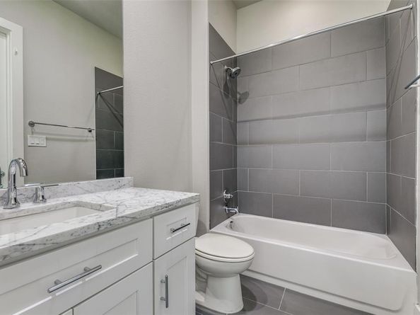 3816  Roseland Avenue  C200, Dallas Texas 75204