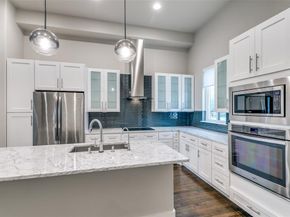 3816  Roseland Avenue  C200, Dallas Texas 75204