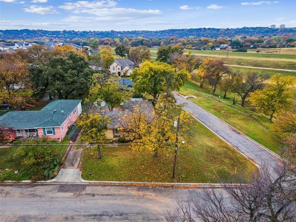 5317  Red Bud Lane , Fort Worth Texas 76114