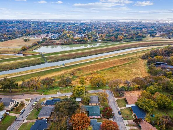 5317  Red Bud Lane , Fort Worth Texas 76114