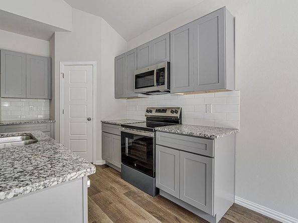 432  Wilshire Avenue , Azle Texas 76020