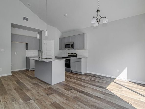 432  Wilshire Avenue , Azle Texas 76020