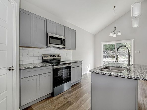 432  Wilshire Avenue , Azle Texas 76020