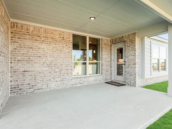 929  Eisley Drive , DeSoto Texas 75115