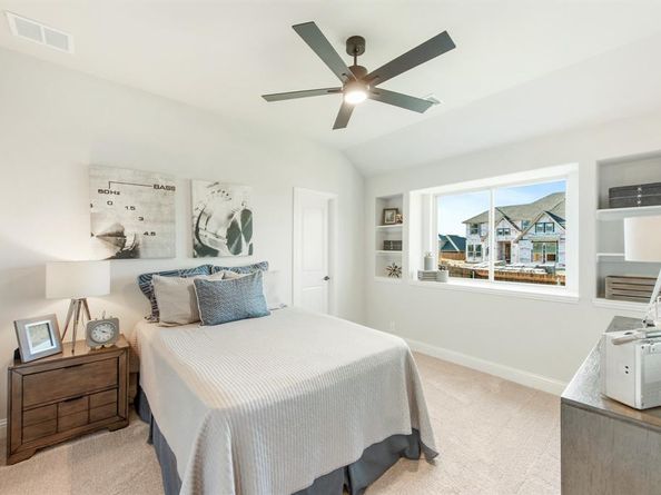 929  Eisley Drive , DeSoto Texas 75115