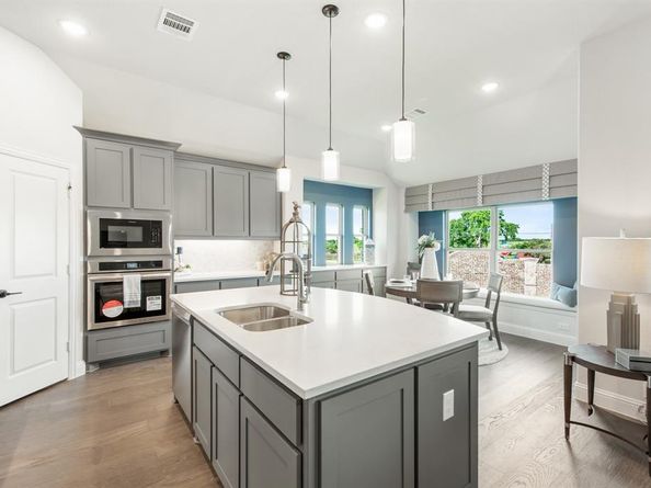 929  Eisley Drive , DeSoto Texas 75115