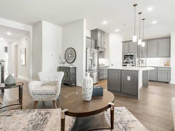 929  Eisley Drive , DeSoto Texas 75115