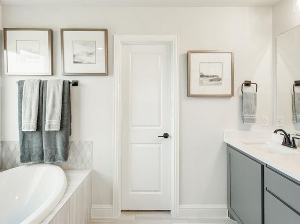 929  Eisley Drive , DeSoto Texas 75115