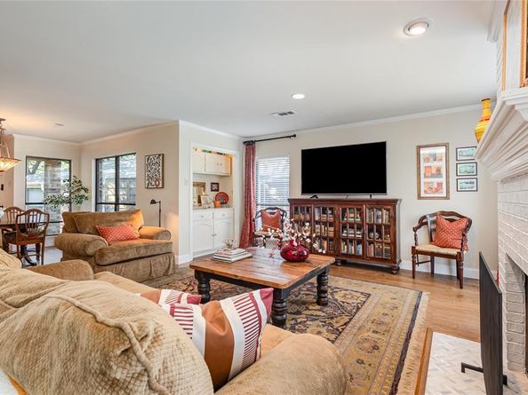 4038  Morman Lane , Addison Texas 75001