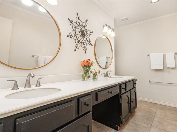 4038  Morman Lane , Addison Texas 75001