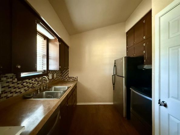 4237  Upland Way , Garland Texas 75042