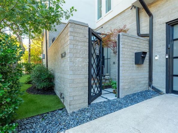 2630  WELBORN Street , Dallas Texas 75219