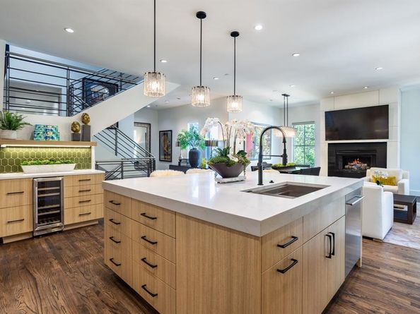 2630  WELBORN Street , Dallas Texas 75219