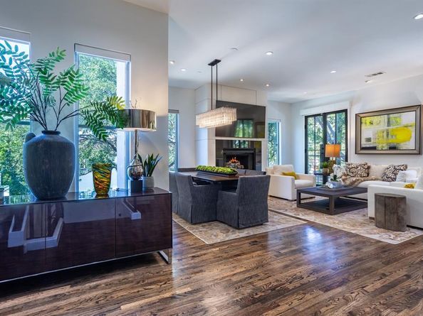 2630  WELBORN Street , Dallas Texas 75219