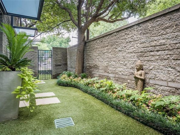 2630  WELBORN Street , Dallas Texas 75219