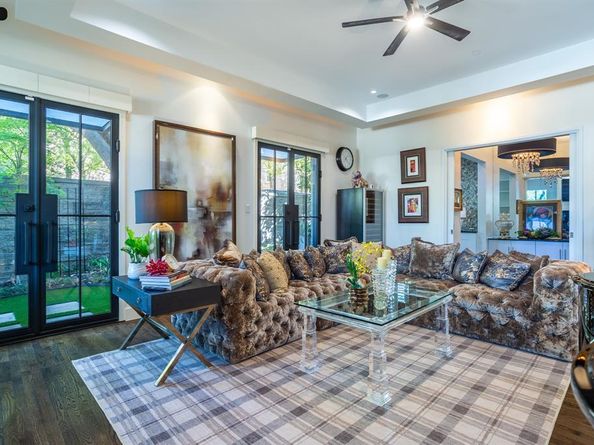 2630  WELBORN Street , Dallas Texas 75219