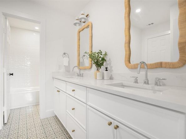 6016  Canyon Springs Road , Dallas Texas 75248