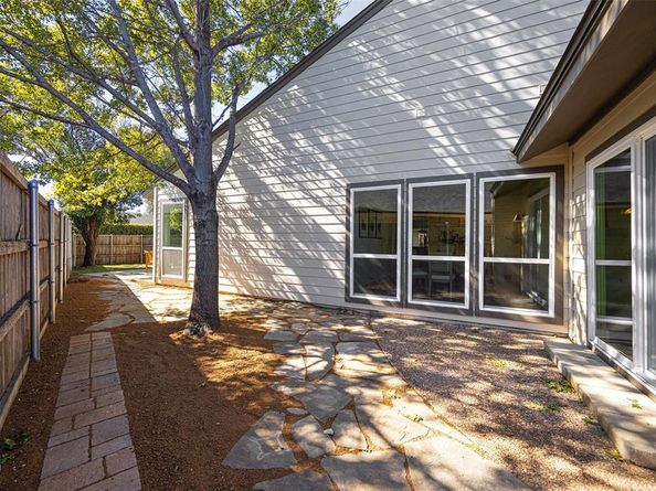 6016  Canyon Springs Road , Dallas Texas 75248