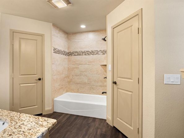 732  Kensington Lane , Mansfield Texas 76063