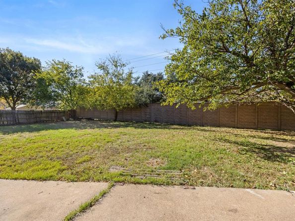 732  Kensington Lane , Mansfield Texas 76063