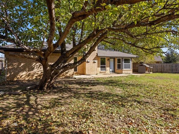 732  Kensington Lane , Mansfield Texas 76063