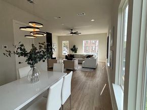 918  Duluth Street , Dallas Texas 75212