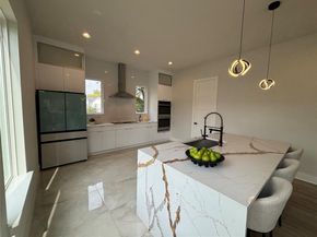 918  Duluth Street , Dallas Texas 75212