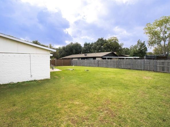 4030  Random Circle , Garland Texas 75043