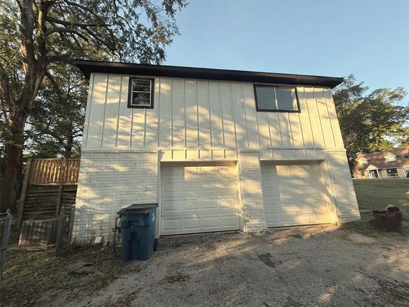 201 N Meadowbrook Drive , Overton Texas 75684