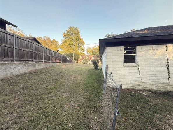 201 N Meadowbrook Drive , Overton Texas 75684