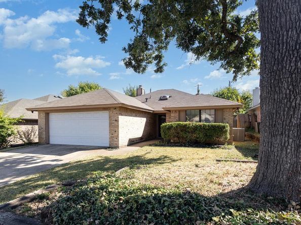 5905  Sterling Green Trail , Arlington Texas 76017