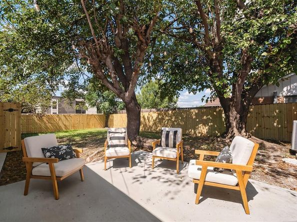8411  Cadenza Lane , Dallas Texas 75228